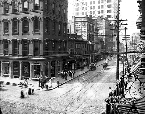 Photo_of_Sixth_Street.