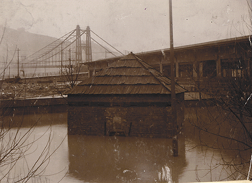 Photo_of_the_Block_House_under_water.