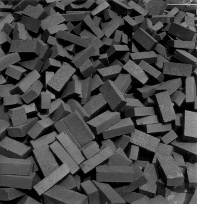 Photo_of_a_pile_of_bricks.