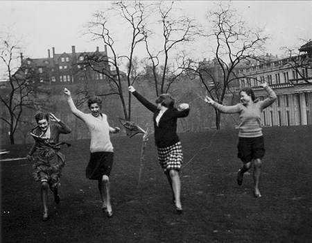 Photo_of_coeds_at_Carnegie_Institute_of_Technology_flying_a_kite.