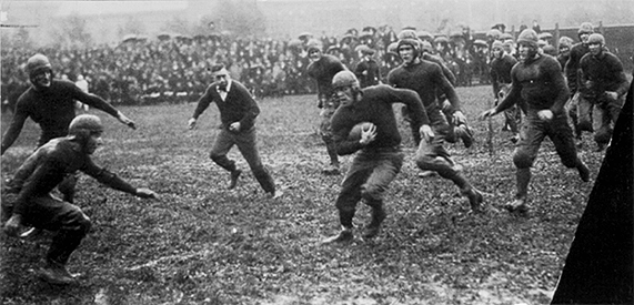 Photo_of_Pitt_halfback_Jimmy_DeHart_running_down_the_field.
