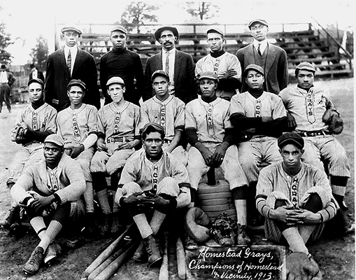 Photo of Homestead Grays 1913 team.