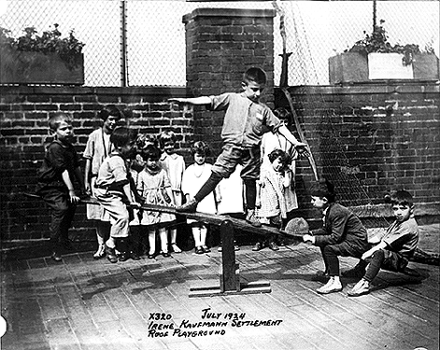 Photo_of_roof_playground.