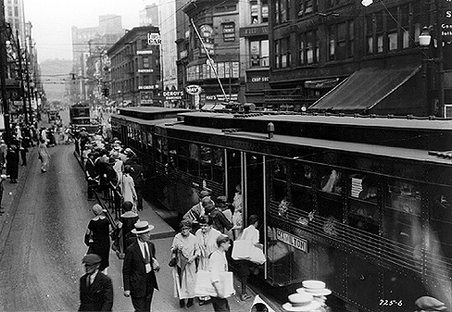 Photo_of_street_railway.