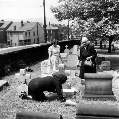 Photo_of_St._Mary's_Cemetery,_Memorial_Day,_1950.