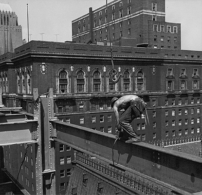 Photo_of_construction_worker_at_Mellon_Building.