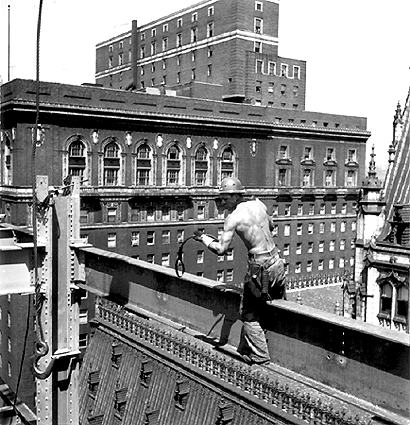 Photo_of_construction_worker_at_Mellon_Building.