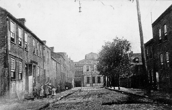 Photo_of_Fort_Street.