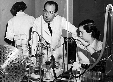 Photo_of_Jonas_Salk.