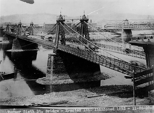 Photo_of_Sixth_Street_Bridge.