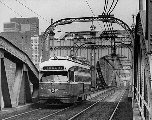 Photo_of_Smithfield_Street_Bridge_in_1972.