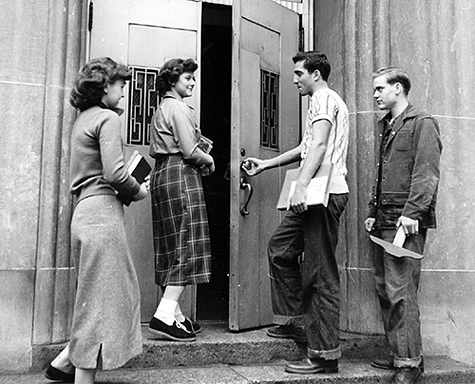 Photo_of_students_entering_South_Vocational_High_School.