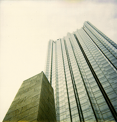 Photo_of_PPG_building_and_obelisk.