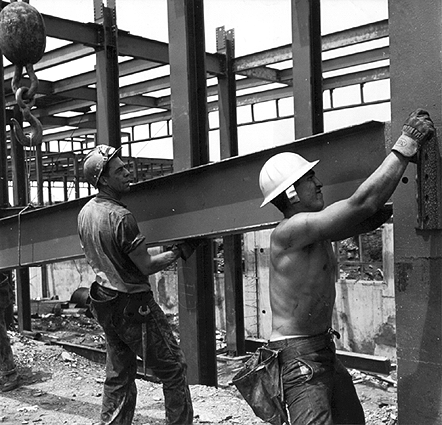 Photo_of_construction_workers.