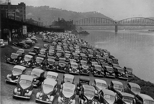 Photo_of_parking_along_the_Allegheny_River.